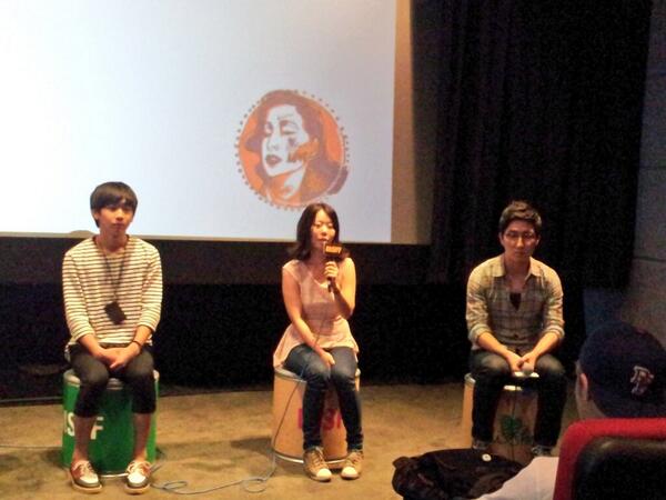 [사랑에 관한 짧은 필름3 GV]
<백 번째 오디션>의 김유신감독님입니다!!
오늘의 홍일점이시네요ㅎㅎ아름다우십니다*.*