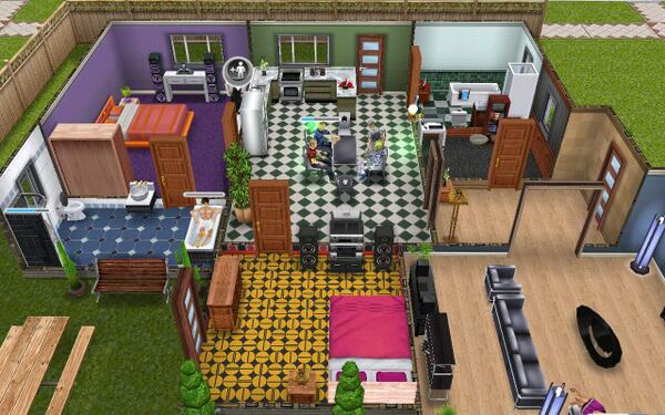 FinleighT's tweet photo. A Busy Mansion http://t.co/po4vUrwLhx