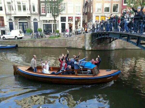 RKVVSTEVO's tweet photo. En ook nog even met het bootje door de grachten. Al met al een geslaagd "schoolreisje" voor STEVO 3. http://t.co/prSR8kEYPr