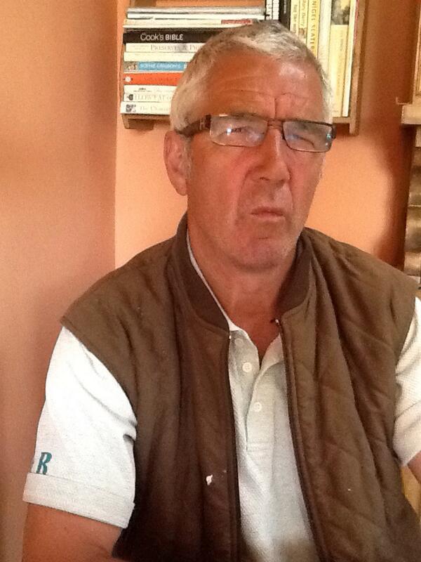 MerryckDog's tweet image. #dogapprentice @harveycusick @SpanielHarry Dis is my hudad being Nick Hewer. He cud follow da teams!