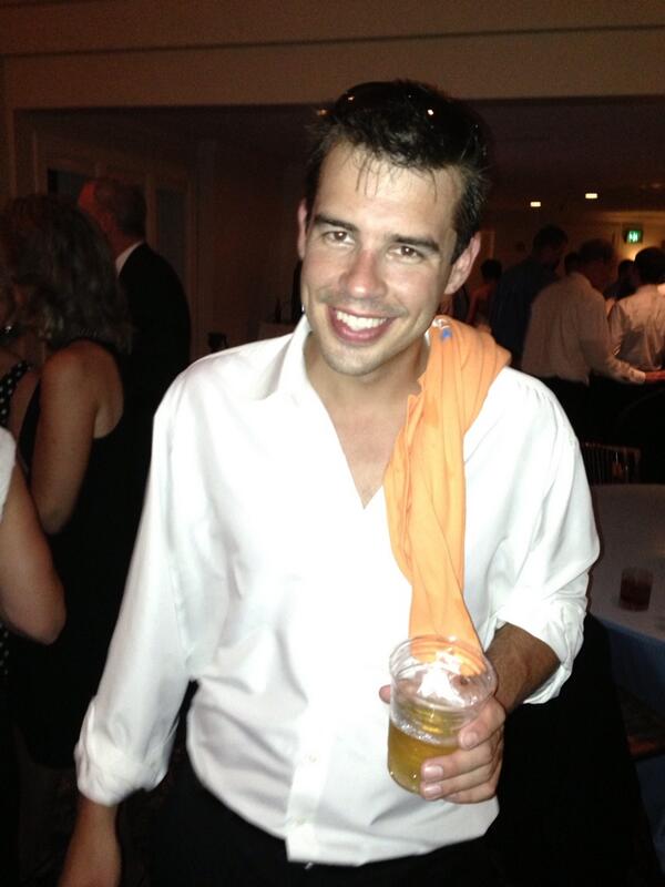 y2kbjm's tweet photo. "Go so hard" lookin' like a homeless dude #mcdonaldwedding http://t.co/ltTbM6gQCr