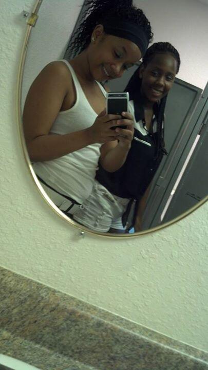 Lick_OnMyTweet's tweet photo. Me &amp; My Bestfriend.  :) http://t.co/3nmovvul20