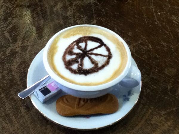 erikgommer's tweet image. Cappuccino Claudio Chiapucci bij brasserie de Flandrien #crvv