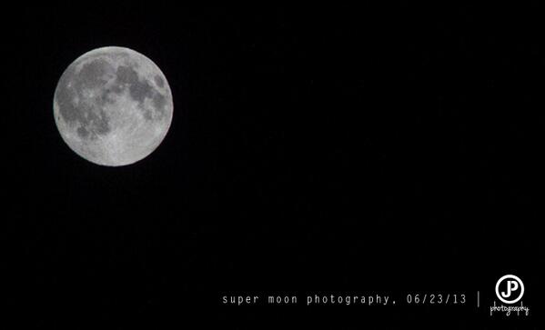 a pic of tonight's super moon.