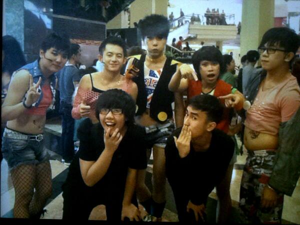 With <a href="/5Generation_DC/">5Generation</a> (semifinal etude dance cover competition) fighting for final guys keep unique