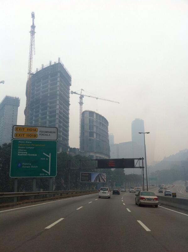 YJ_Toh's tweet photo. #haze happening http://t.co/aqWyNZyPiy