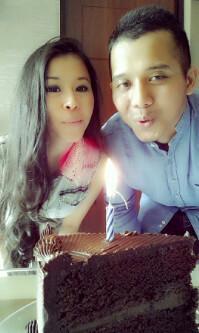 shallymiaw's tweet photo. Happy 1st Wedding Anniversary, Mas @Arasy13! http://t.co/aKiTXpse4L