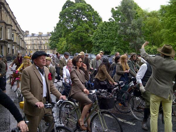 johncrabbies's tweet photo. Mighty ready to set off for #harristweedride. http://t.co/LQUaq4of69