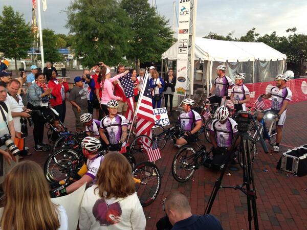 Murrayator's tweet photo. 4am start 2Annapolis City dock 4 @WRBRAAM Combat Wounded Team arrive, inspirational! 1 of reasons we had 2#smash555 http://t.co/bRdDoqSIhR