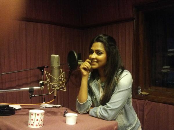 Amala_ams's tweet photo. Last day of dubbn!Hve I evr been an entertainment material mre thn ths,its riot in te dubbing studio nw,laugh riot.:D http://t.co/OvDLzidBn0