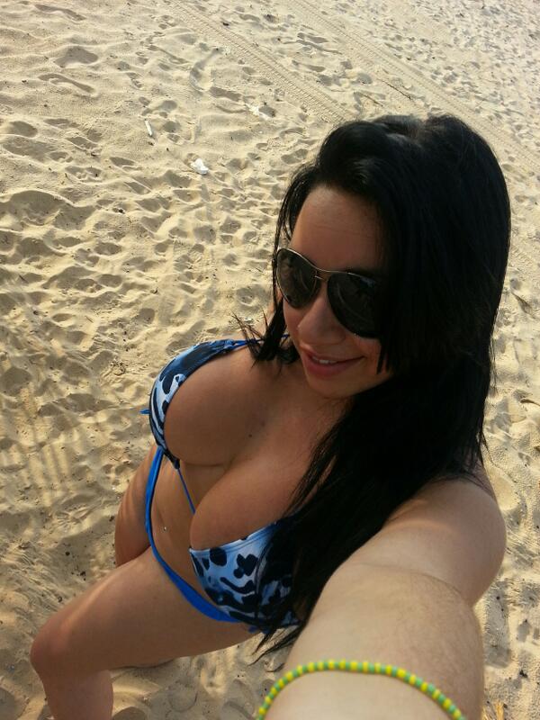 alexacruz2213's tweet photo. Feliz domingo para tod@s...!!! Playitaàaaaaaaaaa http://t.co/h64cigKMoO
