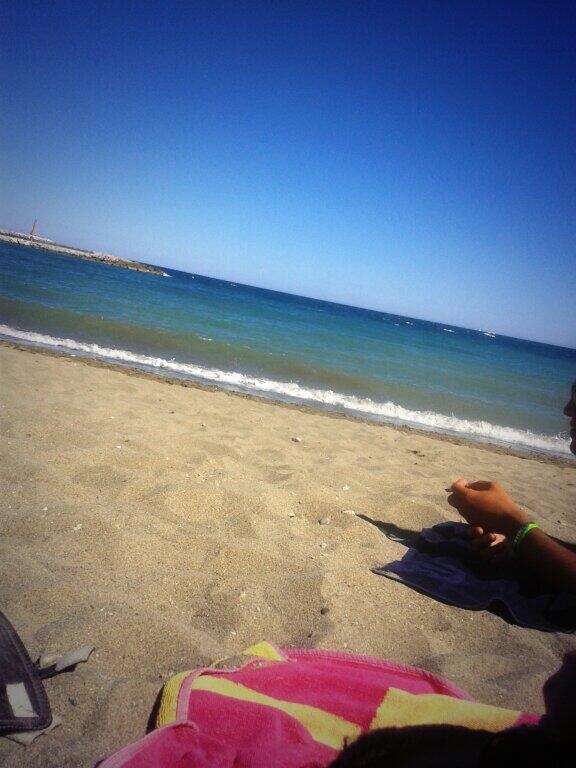 noeliagil4's tweet photo. Playa cn mis guapos @Josema1923 @IsaSsanchez http://t.co/FmIlEWLgil