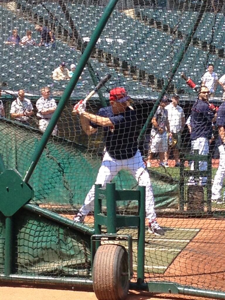 Cleveland Guardians Auf Twitter Kevin Costner Takes His Hacks During Bp Http T Co Xduawwzhza Twitter