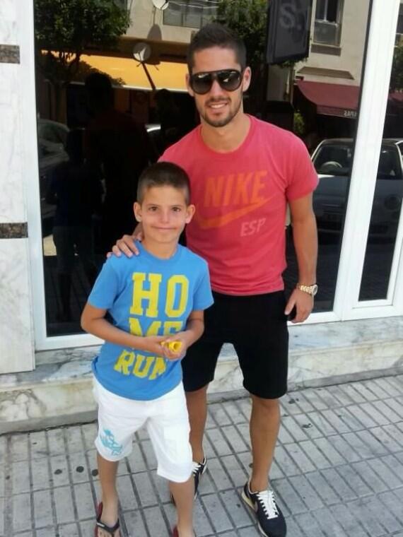 BNdMLfiCcAEe8YF.jpg:large