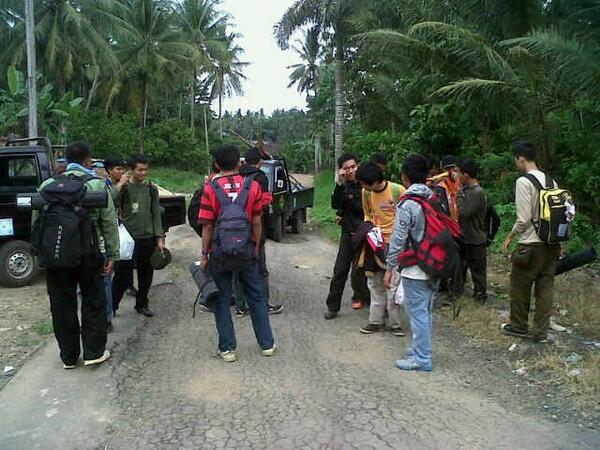 GK_Lampung's tweet image. Mobil pertama dh sampe, #pengkondisian @Fathia_TS @PKSLampung @gmpro_pks @GKAceh @GKSumatera @fieeana