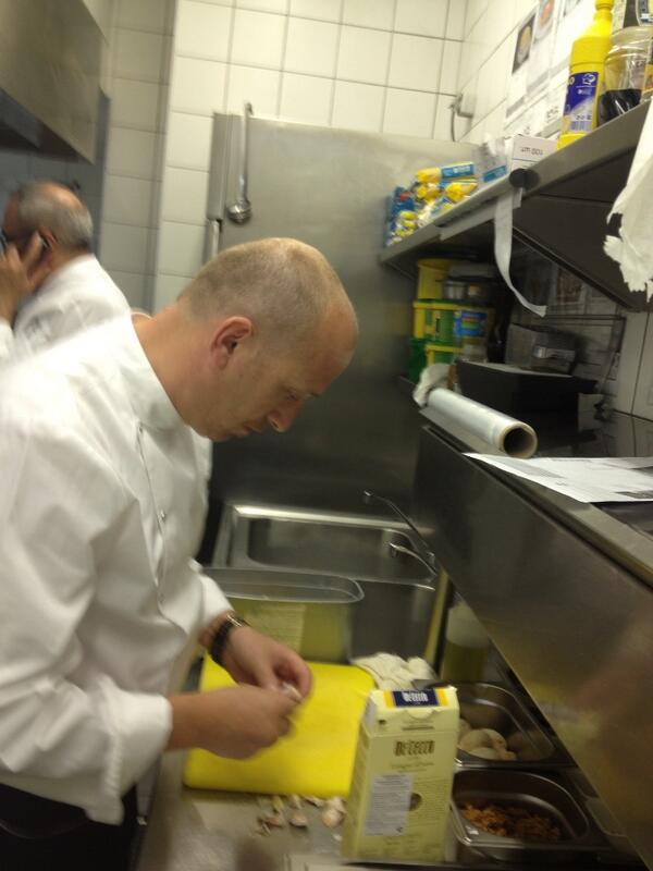YildizAsim's tweet photo. Kitchenette Afimall Moskova http://t.co/vgOlpncVY1