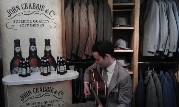 strangemeetings's tweet photo. Gramophone Jass Band's @_Seamusmaximus_ plays a wee set in @WalkerSlaterUK on the @harristweetride #edfoc #crabbies http://t.co/AmgOcYMINq