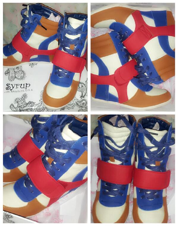 zyazamy's tweet image. Good evening! Yehey for New shoes!! Thank you Lord.. #wantmore #diffcolors #diffstyles :D