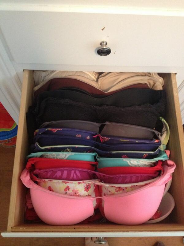 m_nimzzz's tweet photo. I may or may not have just ROY G BIV'ed my bra drawer... #VSEmployeeProblems #brasonbras http://t.co/b3ysAkblZp