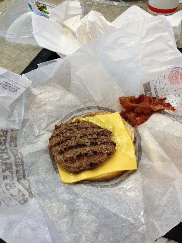 andy_ohhhh's tweet photo. @BurgerKing thanks for the rip off. Bk stacker burger patties the size of silver dollar pancakes #unsatisfied http://t.co/iYhxjIBYhe