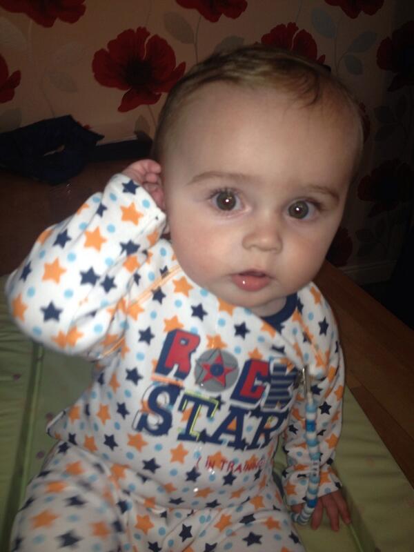 Cazzabuts's tweet photo. Thankyou @helenrambo and @jonathan626537 Loving Max's rock star babygro. @mrkbtlr wants one now! http://t.co/D2hY3KegAR