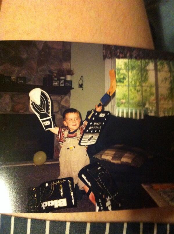 LiamLascelle's tweet image. New goalie stance #itdidntwork