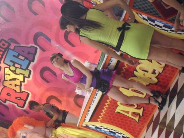 MarinaMiVida_'s tweet photo. Cuando pusite thu pose para nuesta foto te amo @_MarinaSotelo http://t.co/WBPL0uazIg