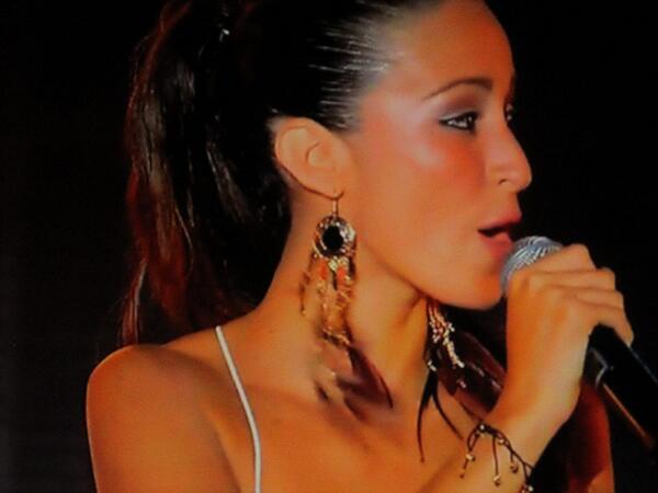Melodie_04's tweet image. Bien plus qu'une simple Artiste... Un petit bout de femme exceptionnelle ! Elle c'est Kenza Farah ♥ #MaPerfection