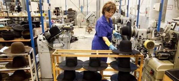 Encuentroemple's tweet photo. Más del 60% de los trabajadores españoles cobrarían menos con tal de asegurar su empleo http://t.co/1jmVFaJOcj http://t.co/36VW26TPwI