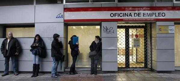 Encuentroemple's tweet photo. El proyecto cántabro 'Lanzaderas de empleo' reúne a los parados para crear redes de apoyo http://t.co/97WEMos4US http://t.co/KdfBGgXwmZ