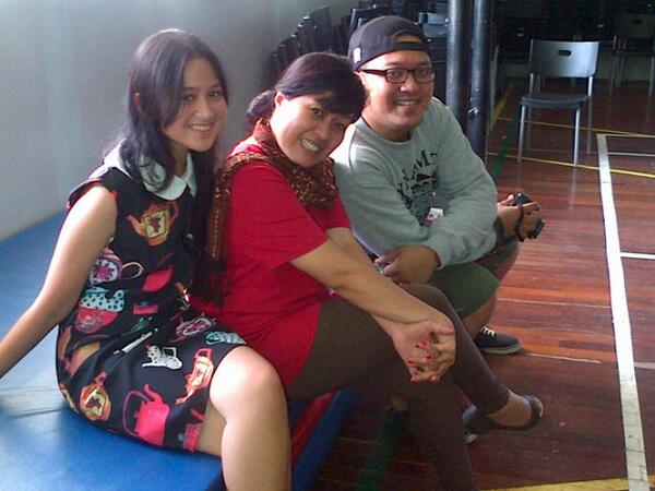 Musikal_LP's tweet photo. Hei ada "Sahara" kak @kanyasuw di Musikal_LP Holiday Program, makasih supportnya @RumahMainCikal http://t.co/h8imhXAHa7