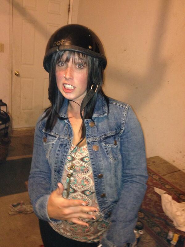 KaylaRolufs's tweet photo. @bengtson_ashley found this picture of you on my phone after this weekend #whitegirlwasted #whyiloveyou http://t.co/Pfm7pfHcjS