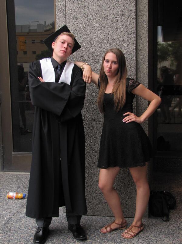 BobbyG_8's tweet image. The Gordon's are hard af. #siblings #meanmuggin #grad2013