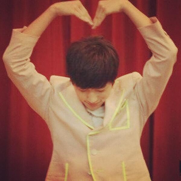 xinfyounges's tweet photo. L #openfollow for rp please retweet juseyo #lempar love sign http://t.co/mZexZFPVK9