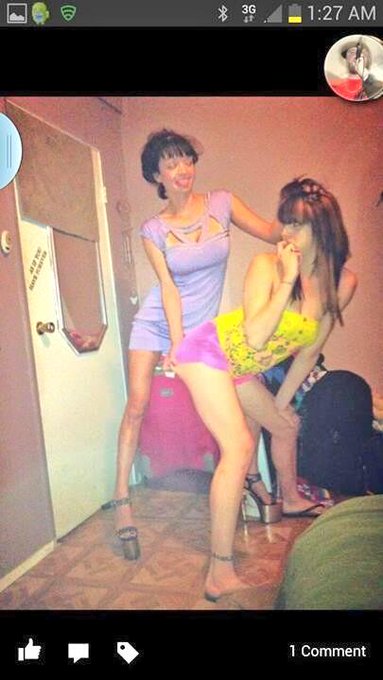 With the sexy lady tonight let's play A  Game ...should I tap tht or not?? http://t.co/8q04wQh5MF<a href="/tag/nomakeup"class="tags"><span>#nomakeup</span></a><a href="/tag/tittytuesday"class="tags"><span>#tittytuesday</span></a>