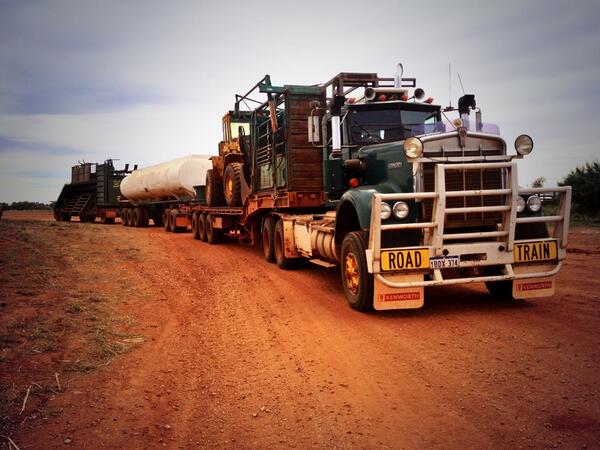 CaitMills18's tweet image. The old grl ready to go bush #Wmodel #kenworth #bushyards #stationlife #mustering #shestillgoeshard