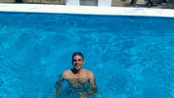 parrigomez's tweet photo. Buenos diaas ya no keda nada para descansar y disfrutar cn mi amor cn sus diitas de vacaciones http://t.co/KjbUByuN4O