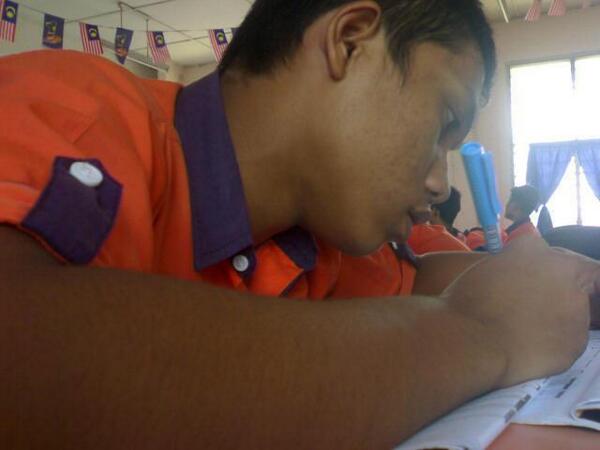 azzfiya's tweet photo. http://t.co/oVRlE5WBgs
