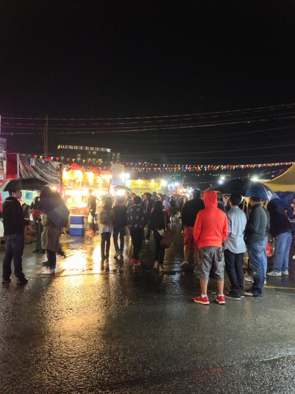 g_bouchard's tweet photo. Night market in #yvr http://t.co/bfIOuY1SWw