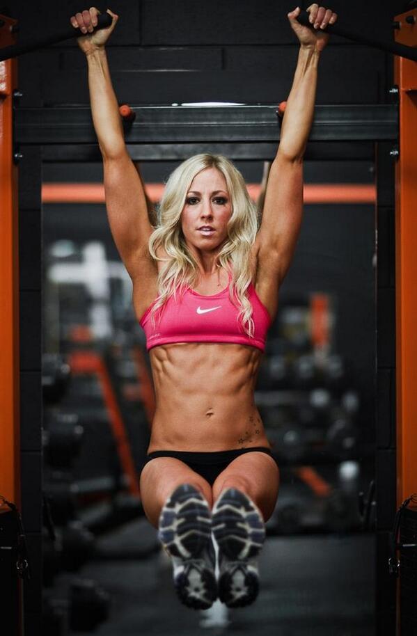 crossfitchicks's tweet photo. #CrossFitChicks #shredded #abs #toestobar #Lpullups #hot http://t.co/mu4saoO8ty