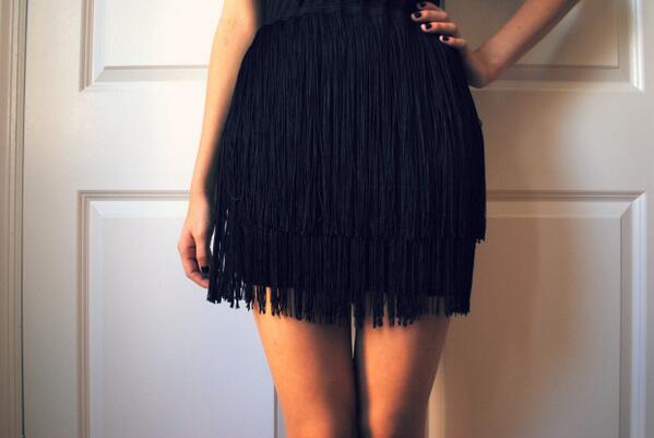 modesTalka's tweet image. Pie svārkiem piestiprināta lenta ar bārkstīm. blog.mjtrim.com/2012/10/15/hal…