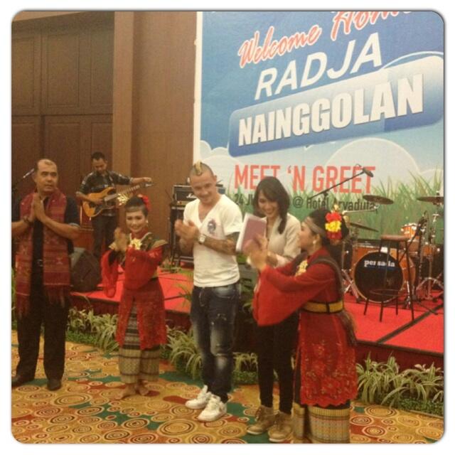 BNiHr1gCAAA6Fu-.jpg:large