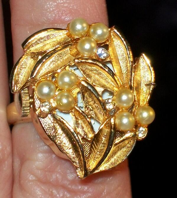 InBloomFashion's tweet photo. #exquisite #vintage #lucerne #swissmade  #pearl #rhinestone #adjustable #ring #watch 
http://t.co/mhdvCXrVnt http://t.co/OVfz04uNIS