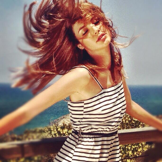 توییتر \ Gal Gadot در توییتر: «Hair blowing in the wind... ;) #Ilovesummer #fashion /Yg8HrRrvtb» توییتر \ Gal Gadot در توییتر: «Hair blowing in the wind... ;) #Ilovesummer #fashion /Yg8HrRrvtb»