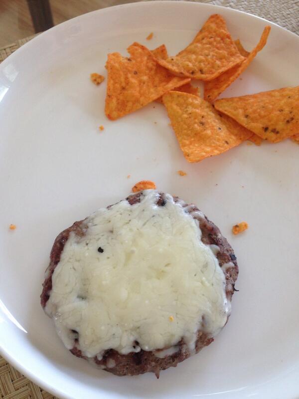 tylerfoss3's tweet image. Evans got no buns so we are Finna eat the burger with no bread. #lol #NoBreadNoProblem #WEBREADING