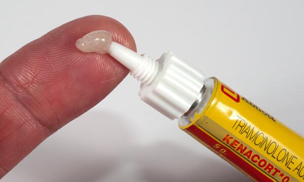 MouthUlcersShop's tweet image. Remember Adcortyl in Orabase for mouth ulcers? This Kenacort should be in the shop in a day or so. #samestuff