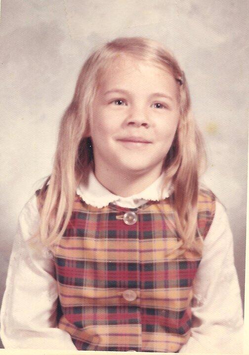 LucyMerriam10's tweet photo. Do you think my mom looks like me here? http://t.co/OooMFpPzzX