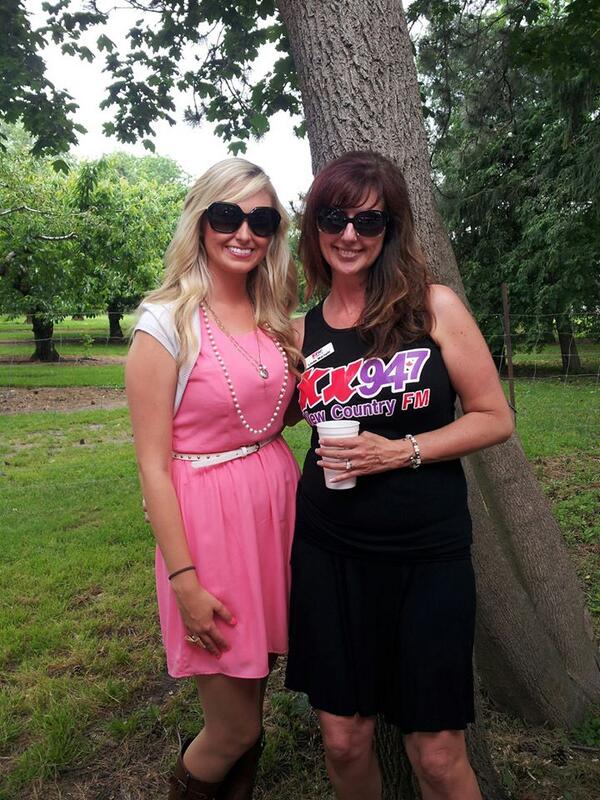 Lindakx947's tweet image. You rawked @PuddicombeCider Great seeing you again! @LindsBroughton @KX947 #betterpic #winkwink