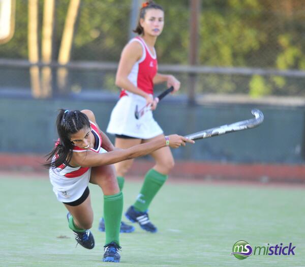 MiStickRevista's tweet photo. Ante Liceo, @HockeyItaliano volvió al triunfo y @aldanahamra fue parte de eso. #InstantáneasDelMetro http://t.co/uRhHdKb1Hn