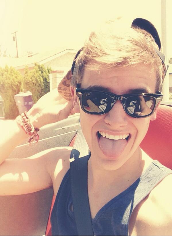 connorfranta's tweet image. enjoying the summer sun✌